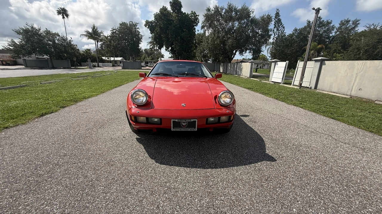 1983 Porsche 928 S - Image 8 of 31
