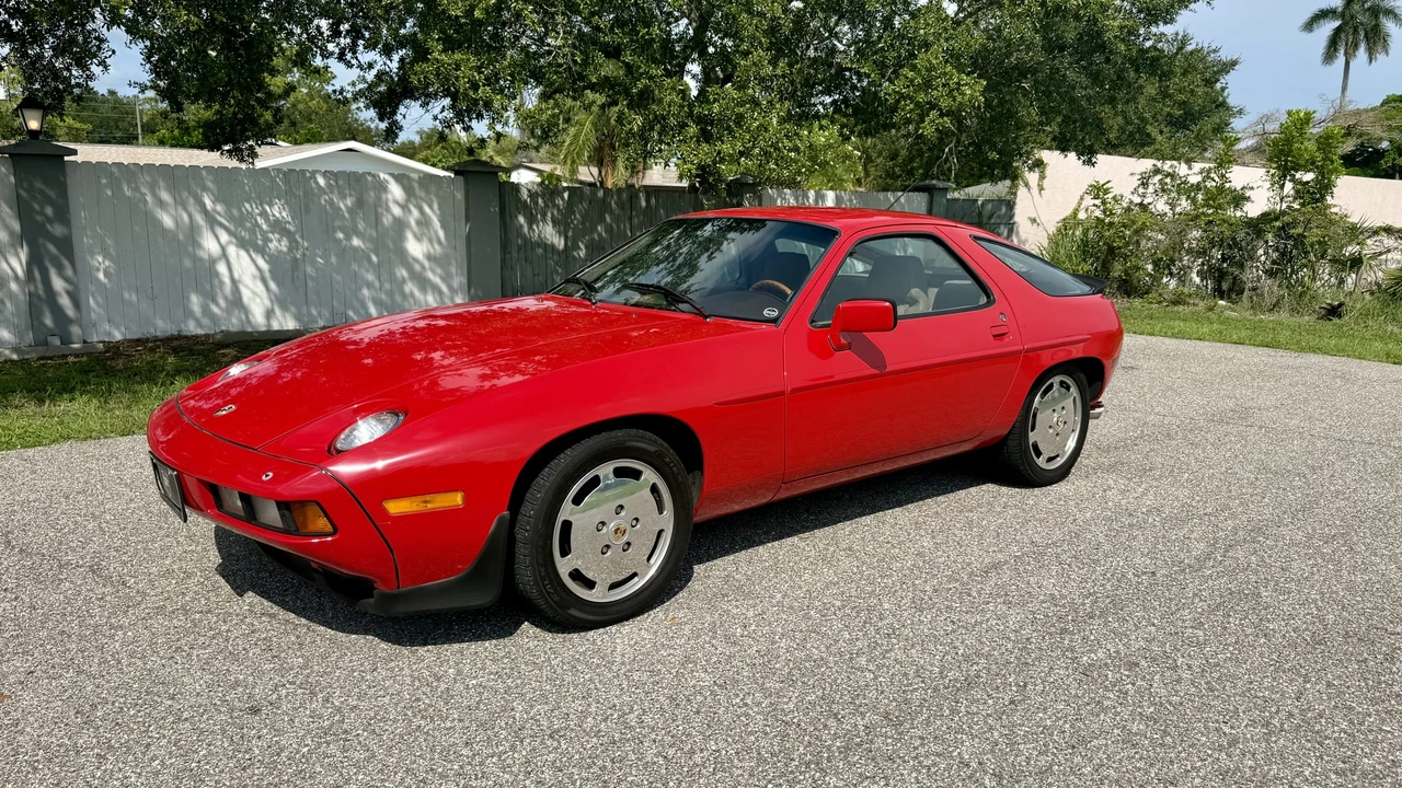 1983 Porsche 928 S - Image 2 of 31