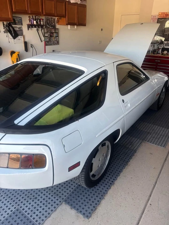 1983 Porsche 928 S - Image 9 of 10