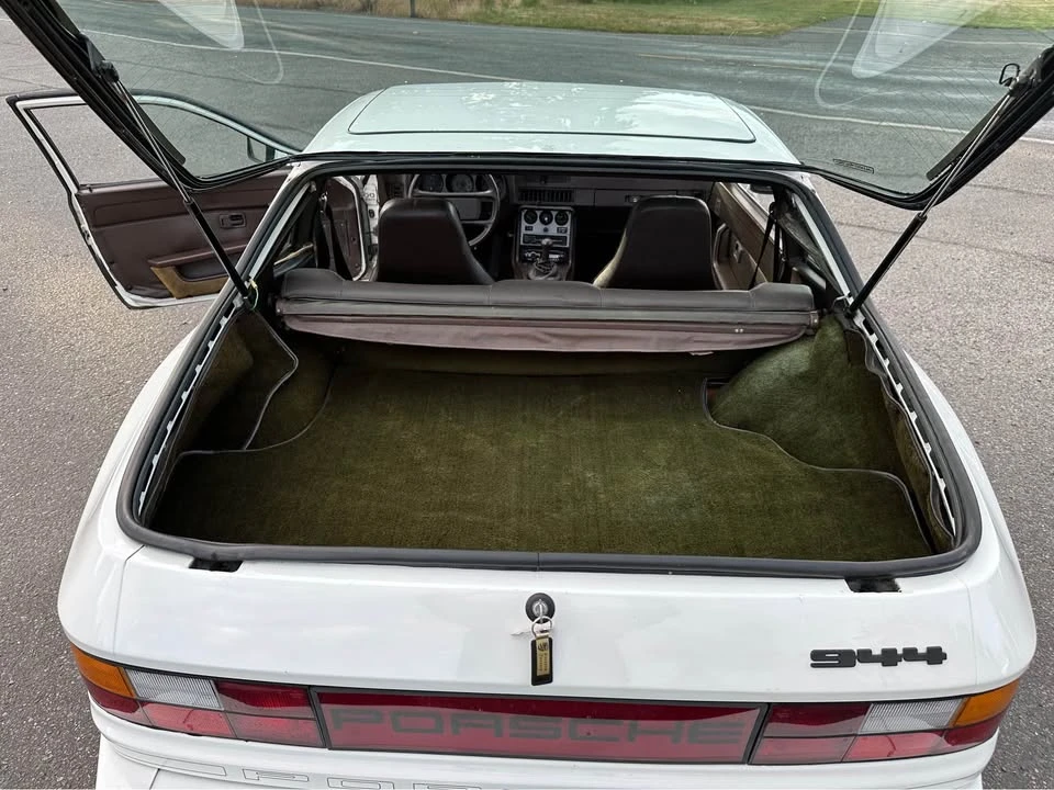 1983 Porsche 944 - Image 8 of 10