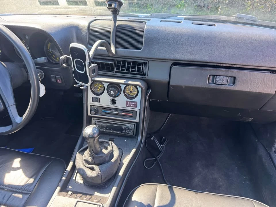 1983 Porsche 944 - Image 5 of 10