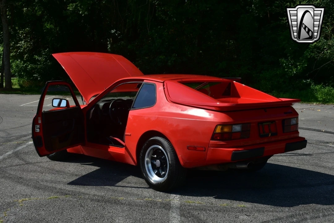 1983 Porsche 944 - Image 9 of 12