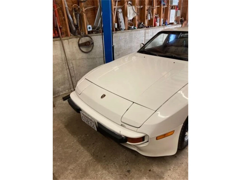 1983 Porsche 944 - Image 13 of 24