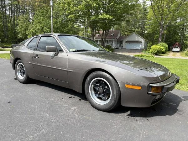 1983 Porsche 944 - Image 2 of 9