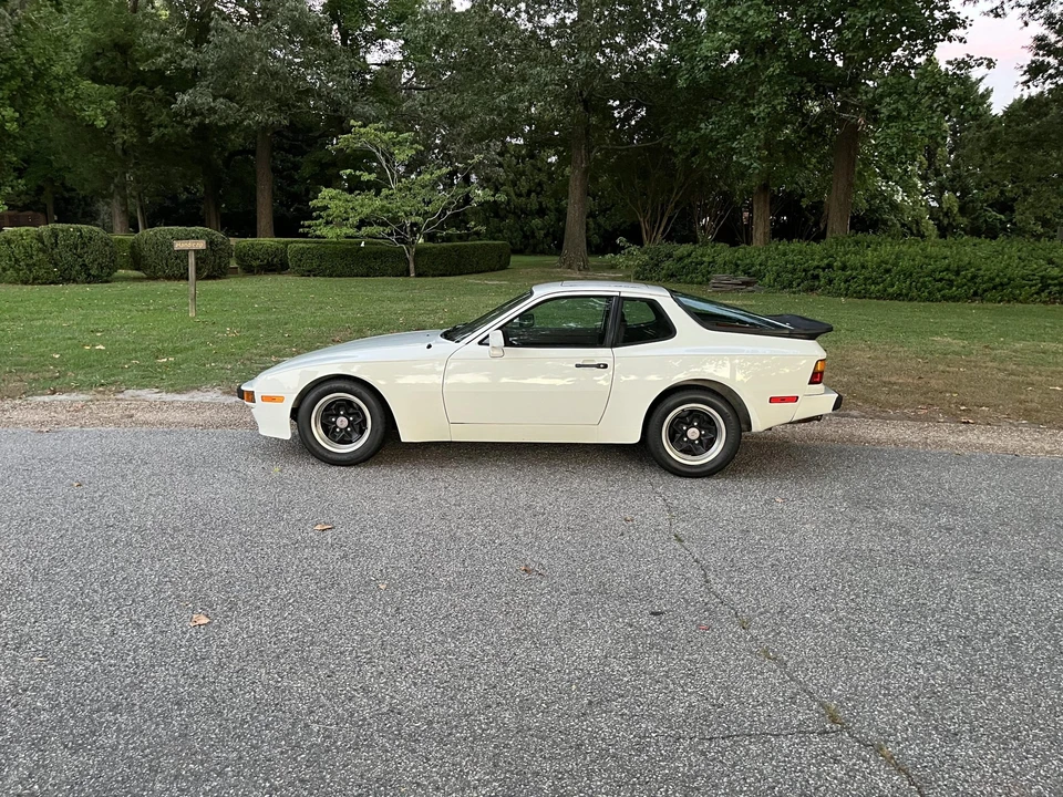 1983 Porsche 944 - Image 9 of 31