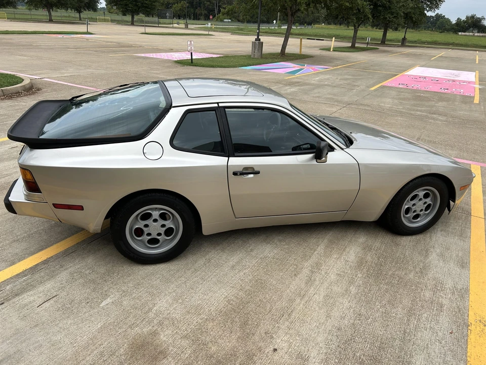 1983 Porsche 944 - Image 11 of 31