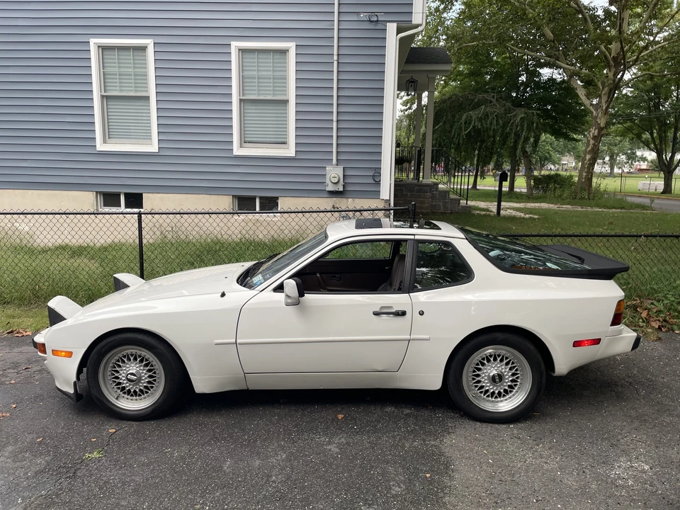 1983 Porsche 944 - Image 12 of 31