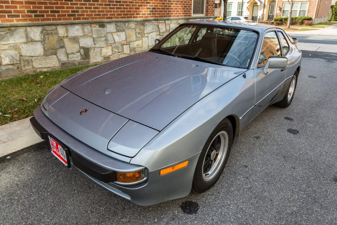 1983 Porsche 944 - Image 2 of 31
