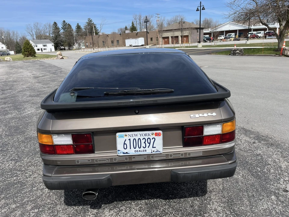 1983 Porsche 944 - Image 16 of 31