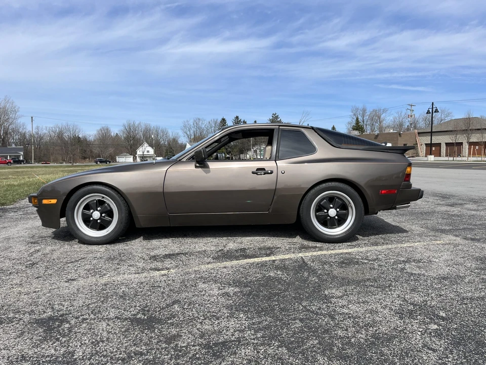 1983 Porsche 944 - Image 10 of 31
