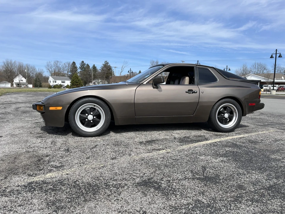 1983 Porsche 944 - Image 9 of 31