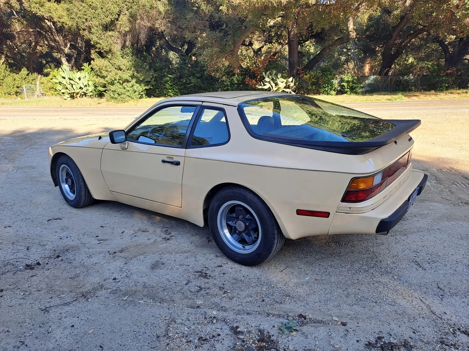 1983 Porsche 944 - Image 10 of 31