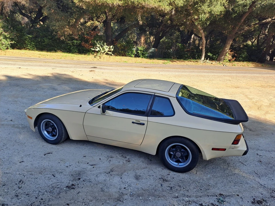 1983 Porsche 944 - Image 9 of 31
