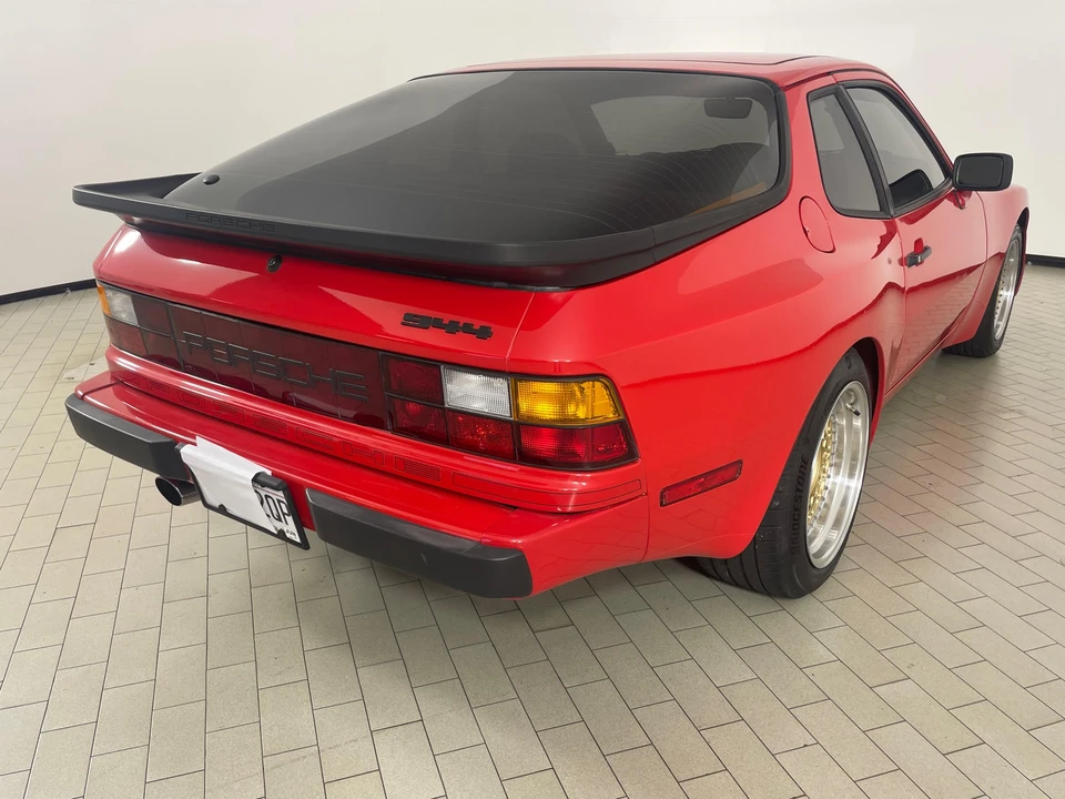 1983 Porsche 944 - Image 9 of 31