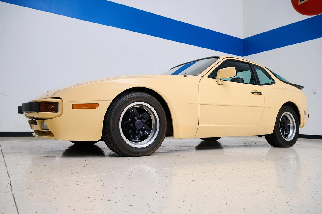 1983 Porsche 944 - Image 5 of 31