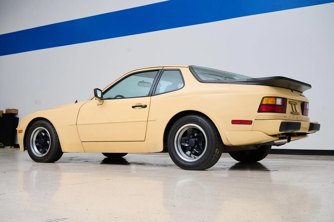 1983 Porsche 944 - Image 8 of 31