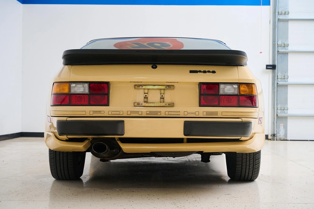 1983 Porsche 944 - Image 10 of 31