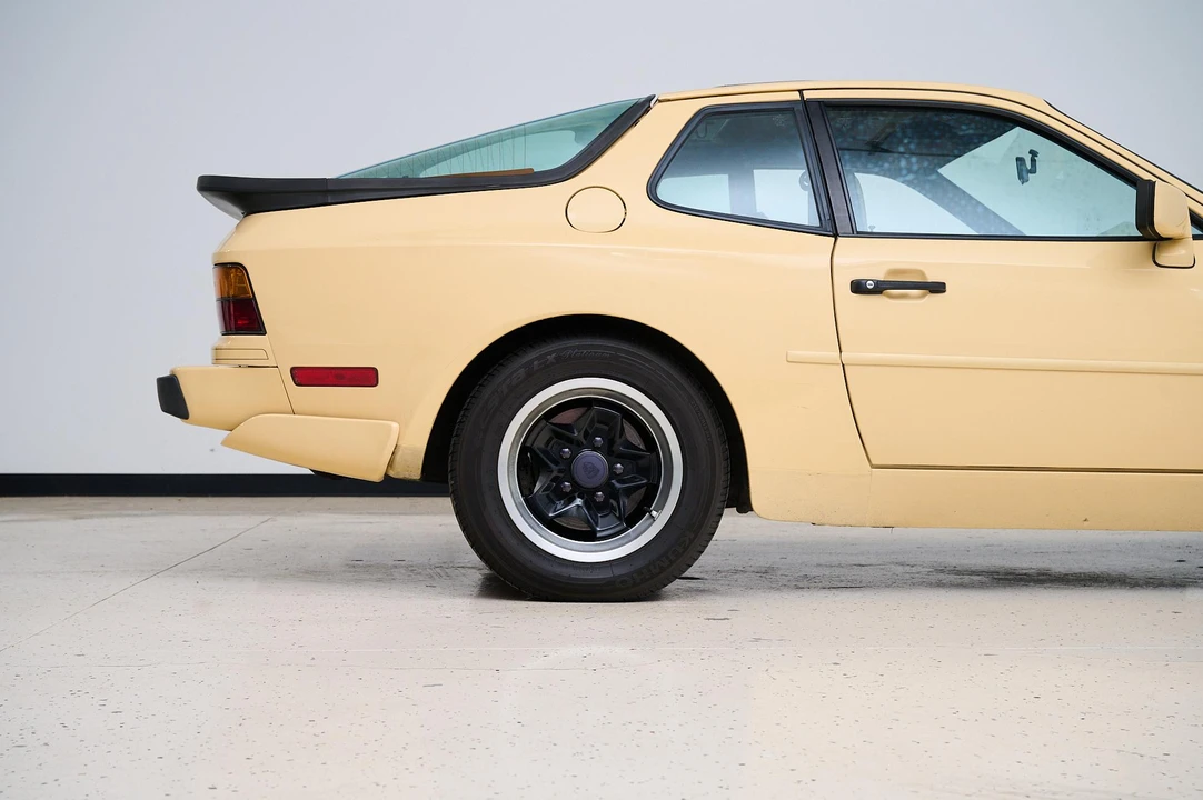 1983 Porsche 944 - Image 15 of 31