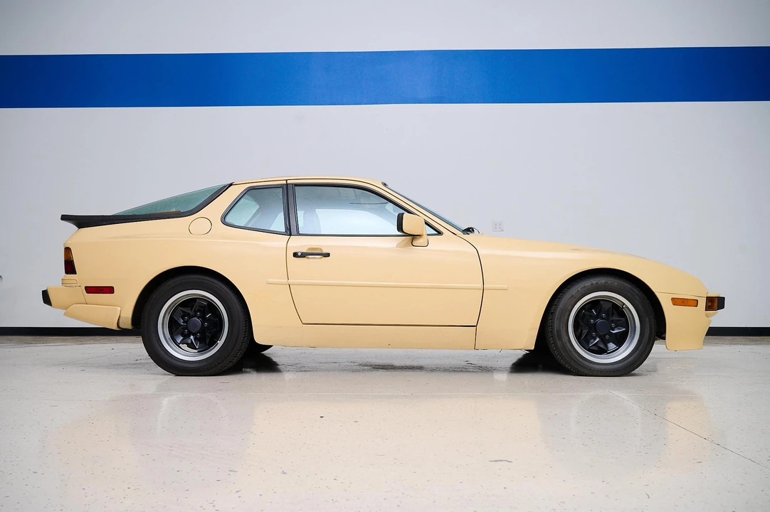 1983 Porsche 944 - Image 14 of 31