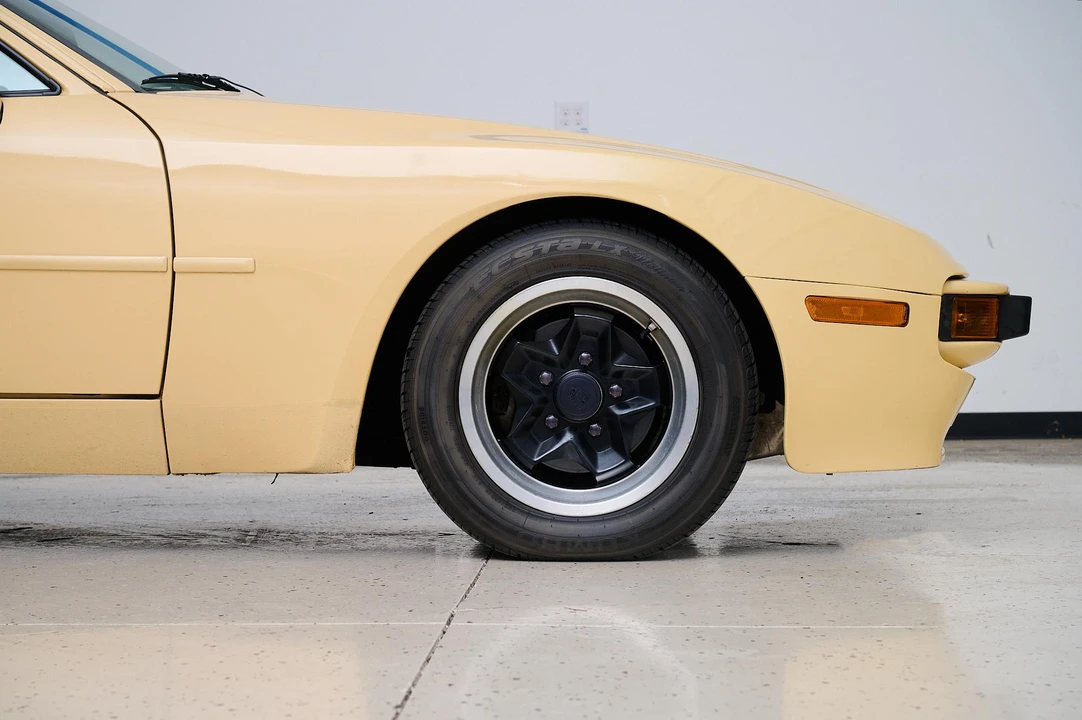 1983 Porsche 944 - Image 16 of 31