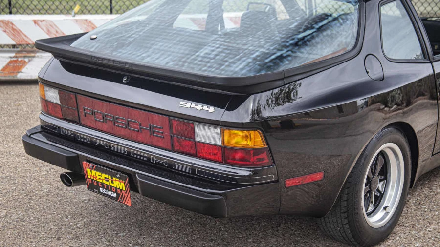 1983 Porsche 944 - Image 17 of 21