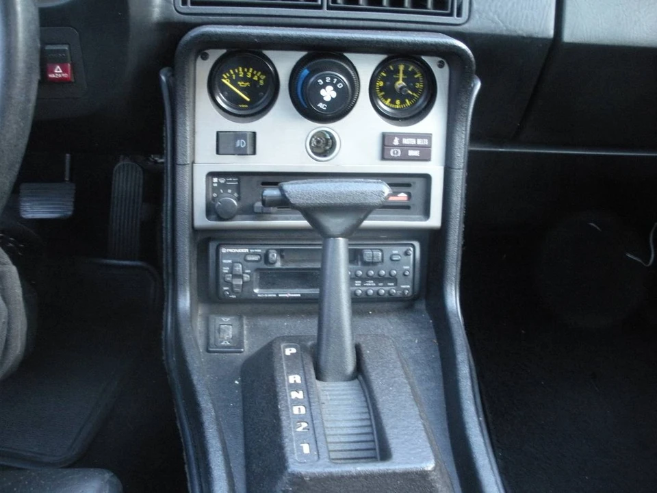 1983 Porsche 944 - Image 10 of 14