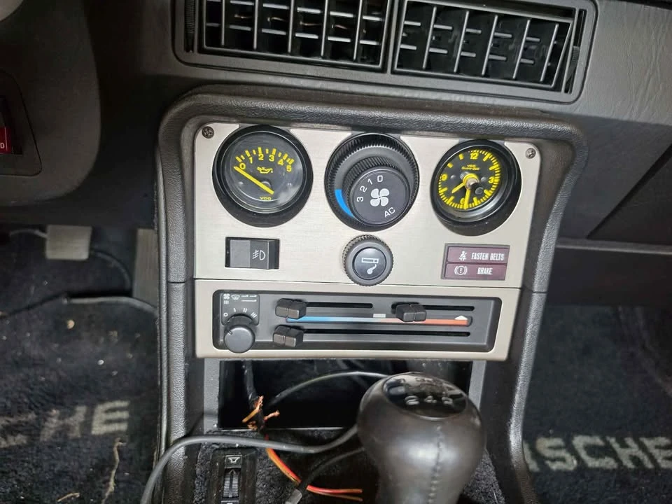 1983 Porsche 944 - Image 11 of 20