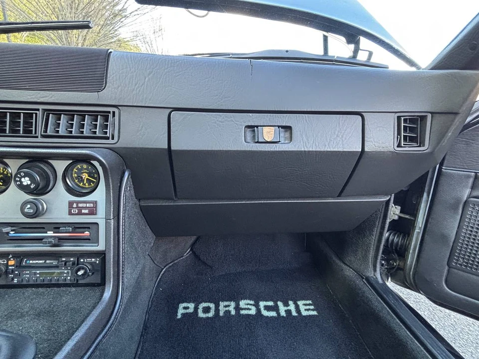 1983 Porsche 944 - Image 12 of 20