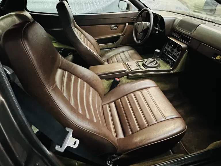 1983 Porsche 944 - Image 8 of 24
