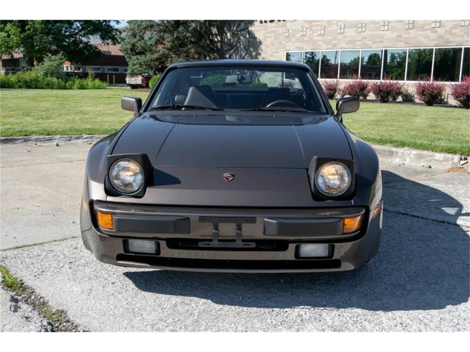 1983 Porsche 944 - Image 13 of 31