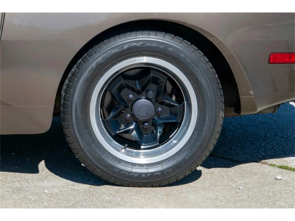 1983 Porsche 944 - Image 23 of 31