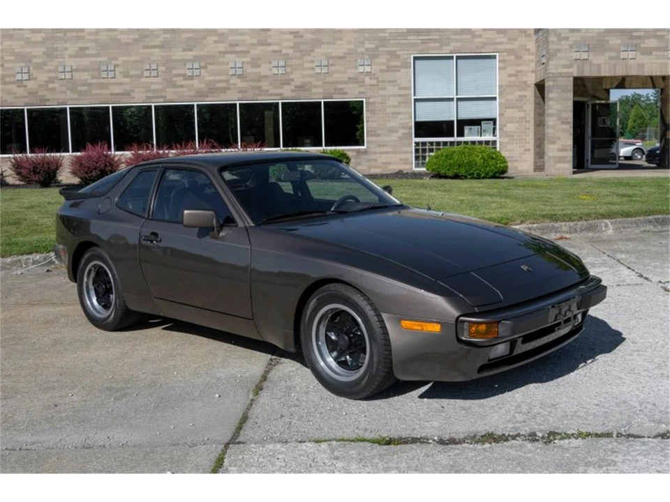 1983 Porsche 944 - Image 3 of 31