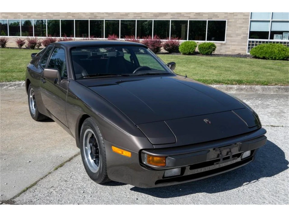 1983 Porsche 944 - Image 4 of 31