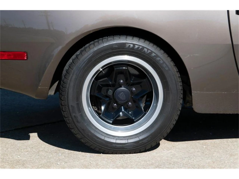 1983 Porsche 944 - Image 22 of 31