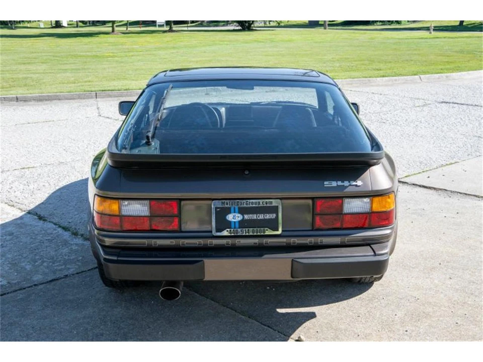 1983 Porsche 944 - Image 18 of 31