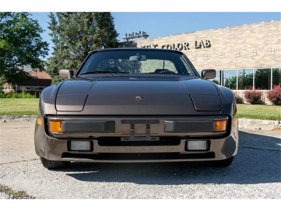 1983 Porsche 944 - Image 10 of 31