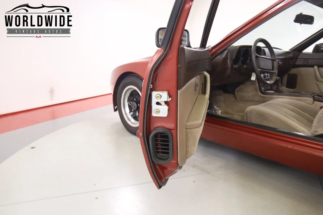 1983 Porsche 944 - Image 25 of 31