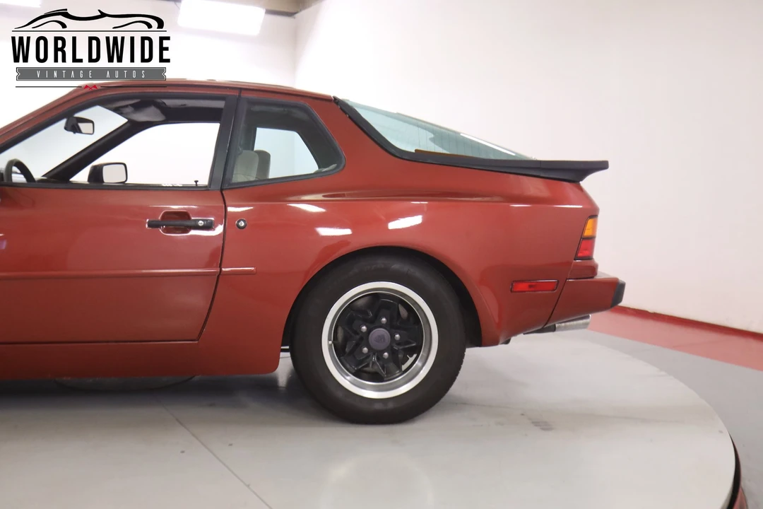 1983 Porsche 944 - Image 10 of 31