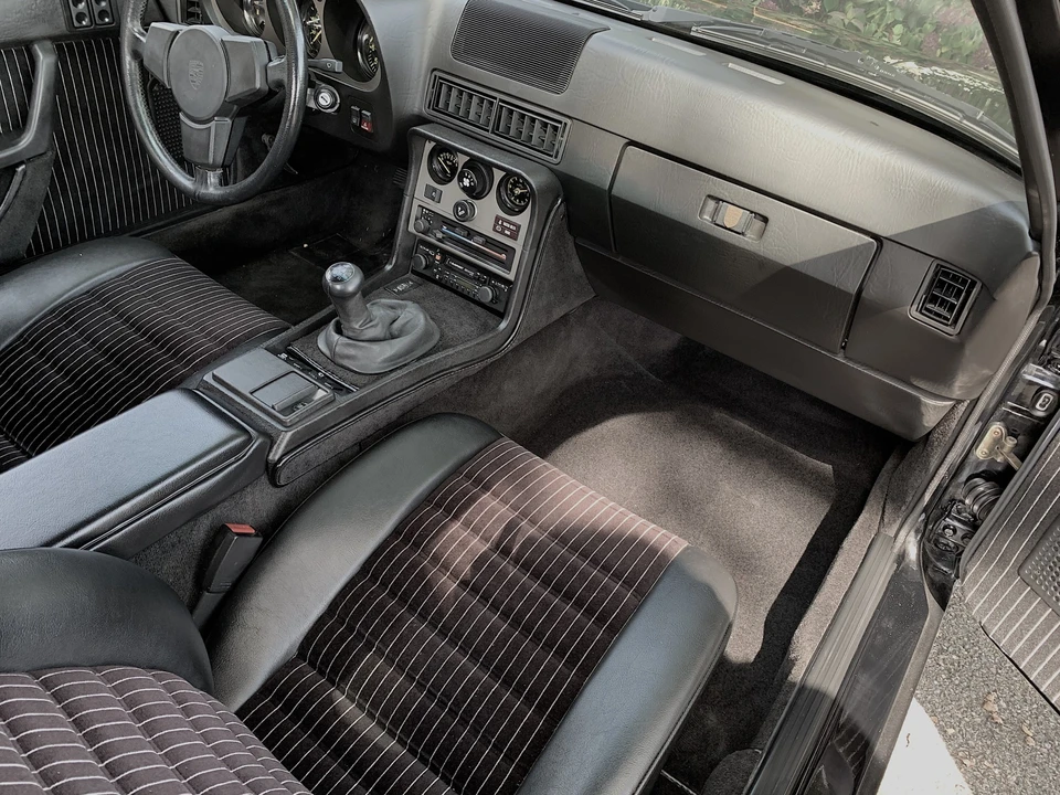 1983 Porsche 944 - Image 27 of 31