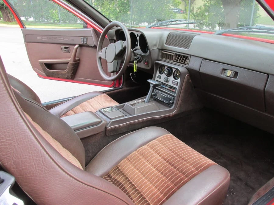 1983 Porsche 944 - Image 8 of 9