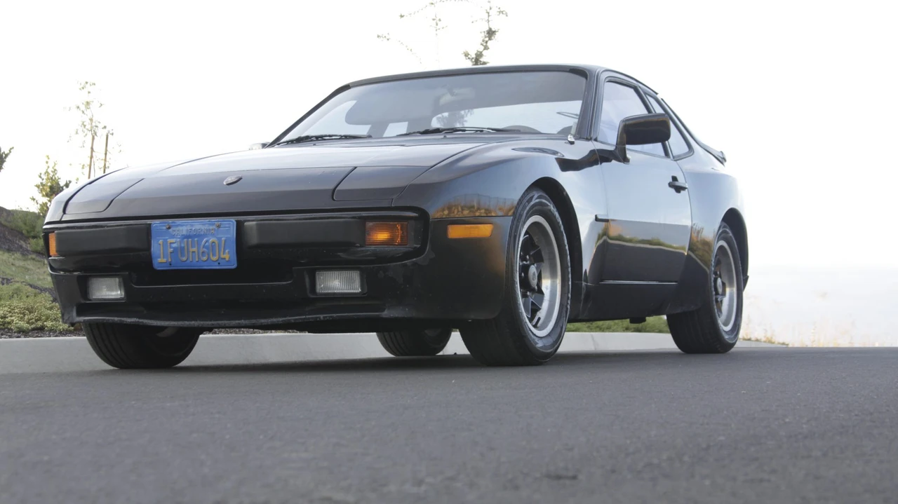 1983 Porsche 944 - Image 4 of 31