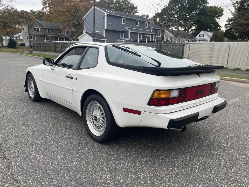 1983 Porsche 944 - Image 13 of 31