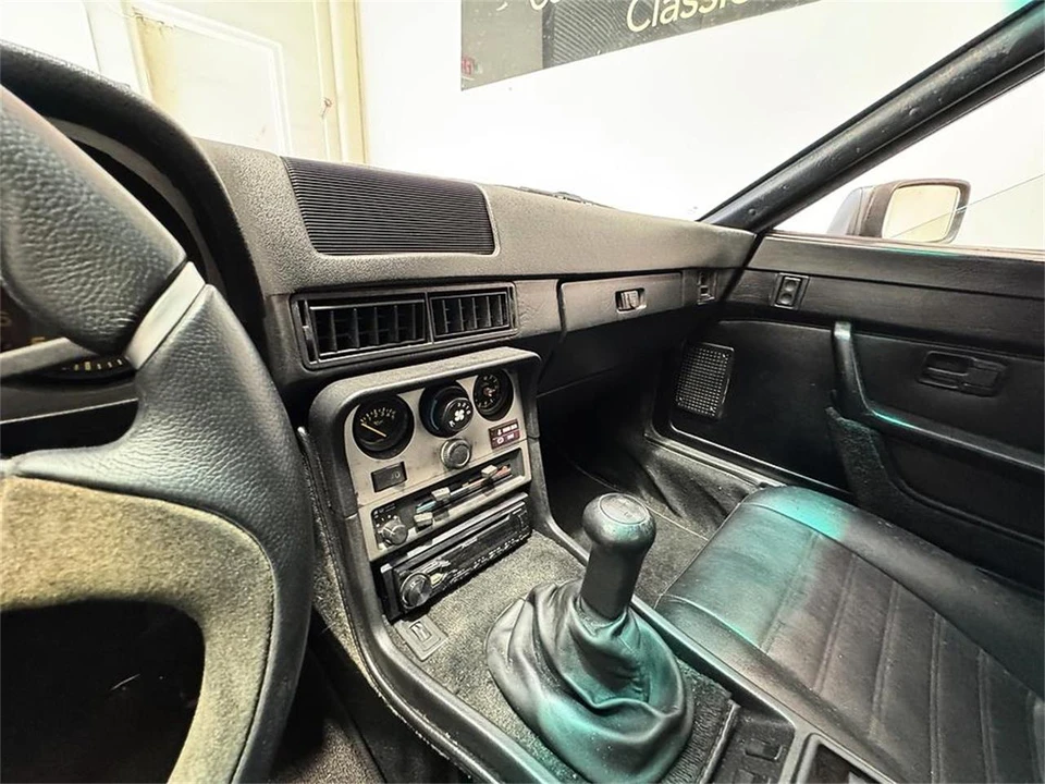 1983 Porsche 944 - Image 12 of 31