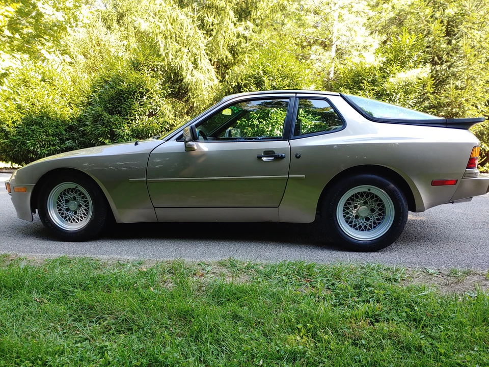 1983 Porsche 944 - Image 10 of 24