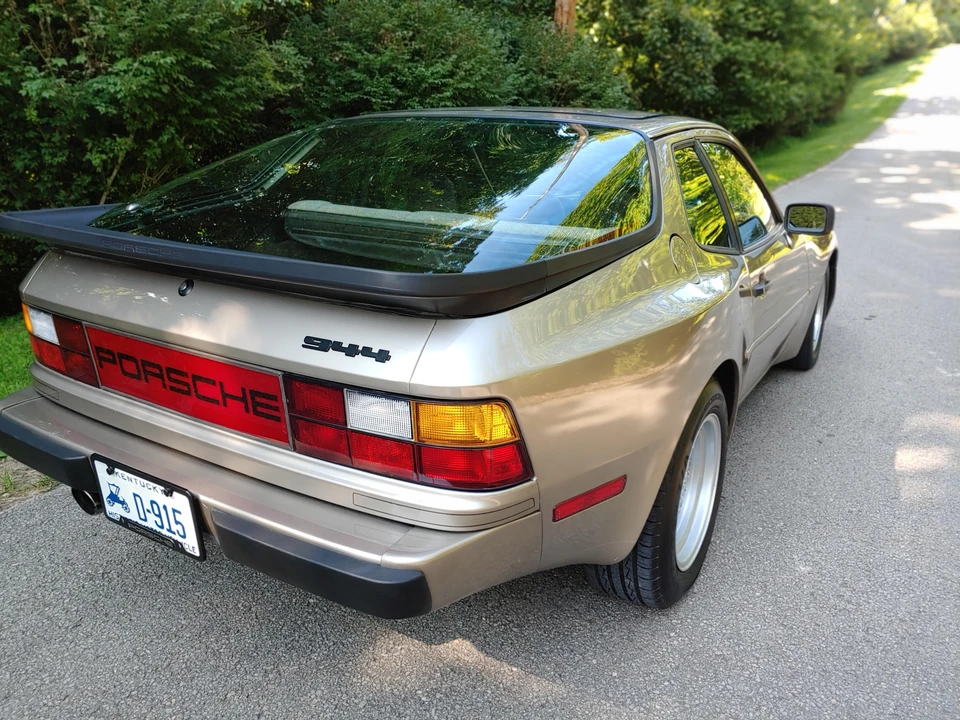 1983 Porsche 944 - Image 14 of 24