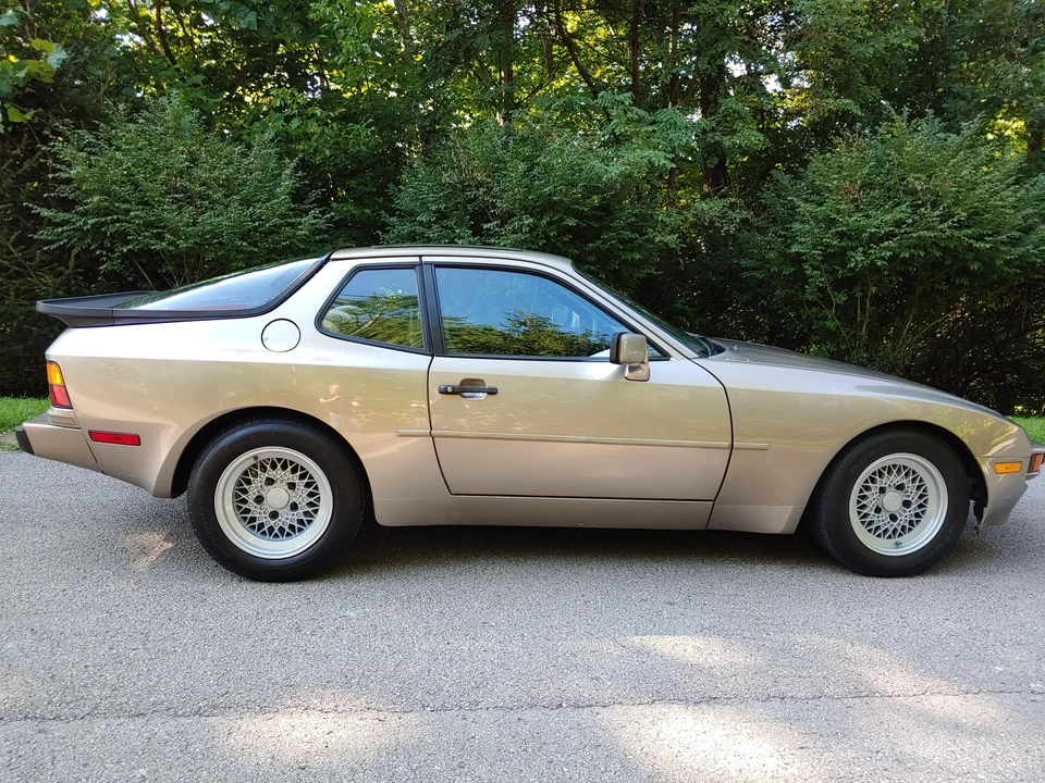 1983 Porsche 944 - Image 16 of 24