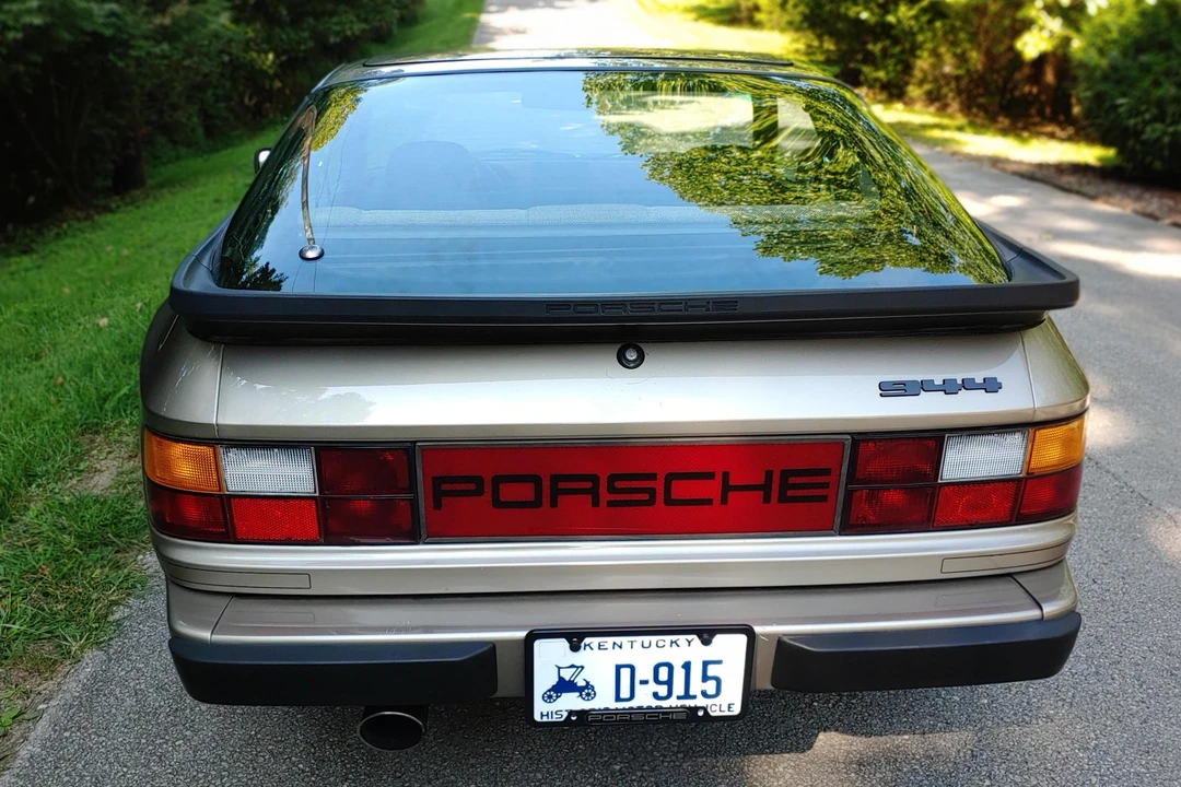 1983 Porsche 944 - Image 5 of 24