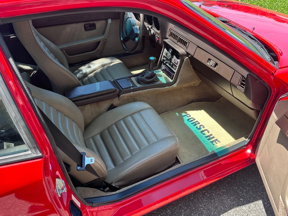 1983 Porsche 944 - Image 15 of 31