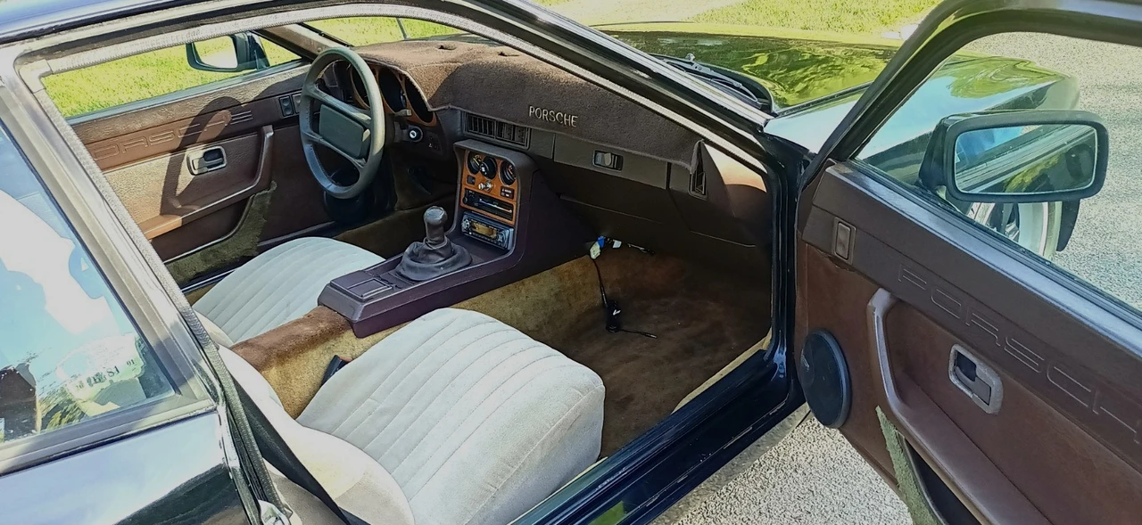 1983 Porsche 944 - Image 4 of 30