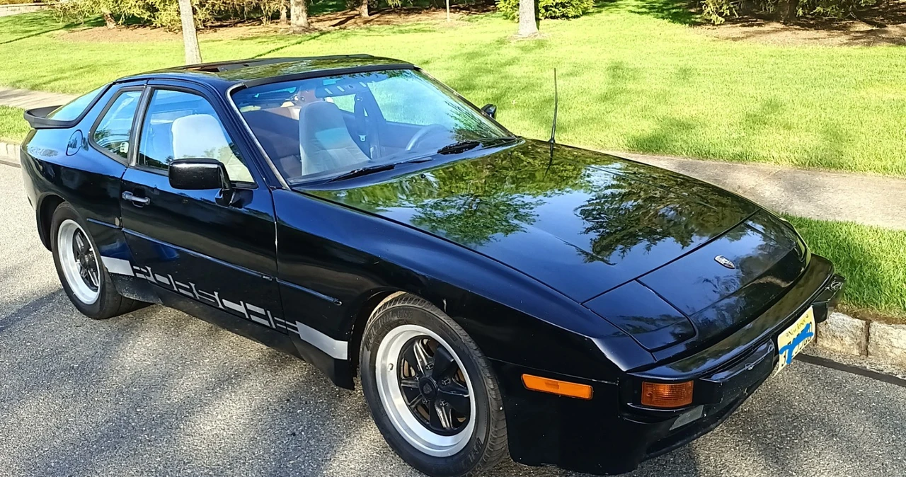 1983 Porsche 944 - Image 2 of 30